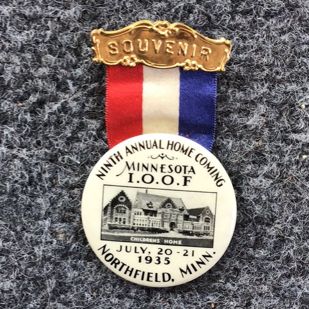 1935 Northfield MN I.O.O.F. Oddfellows Homecoming Badge Pinback Button